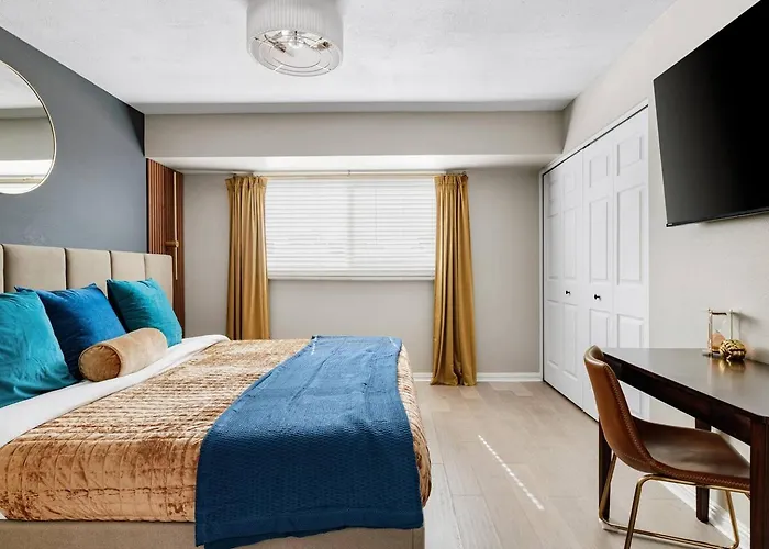 Сasa de vacaciones New! Desert Flower~ 4 Bedroom Walk To Old Town, Stadium *